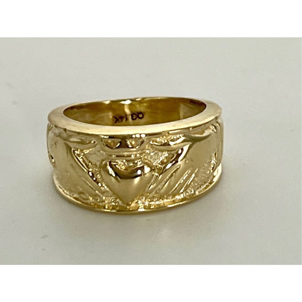 14k Gold Polished Women’s Claddagh Band